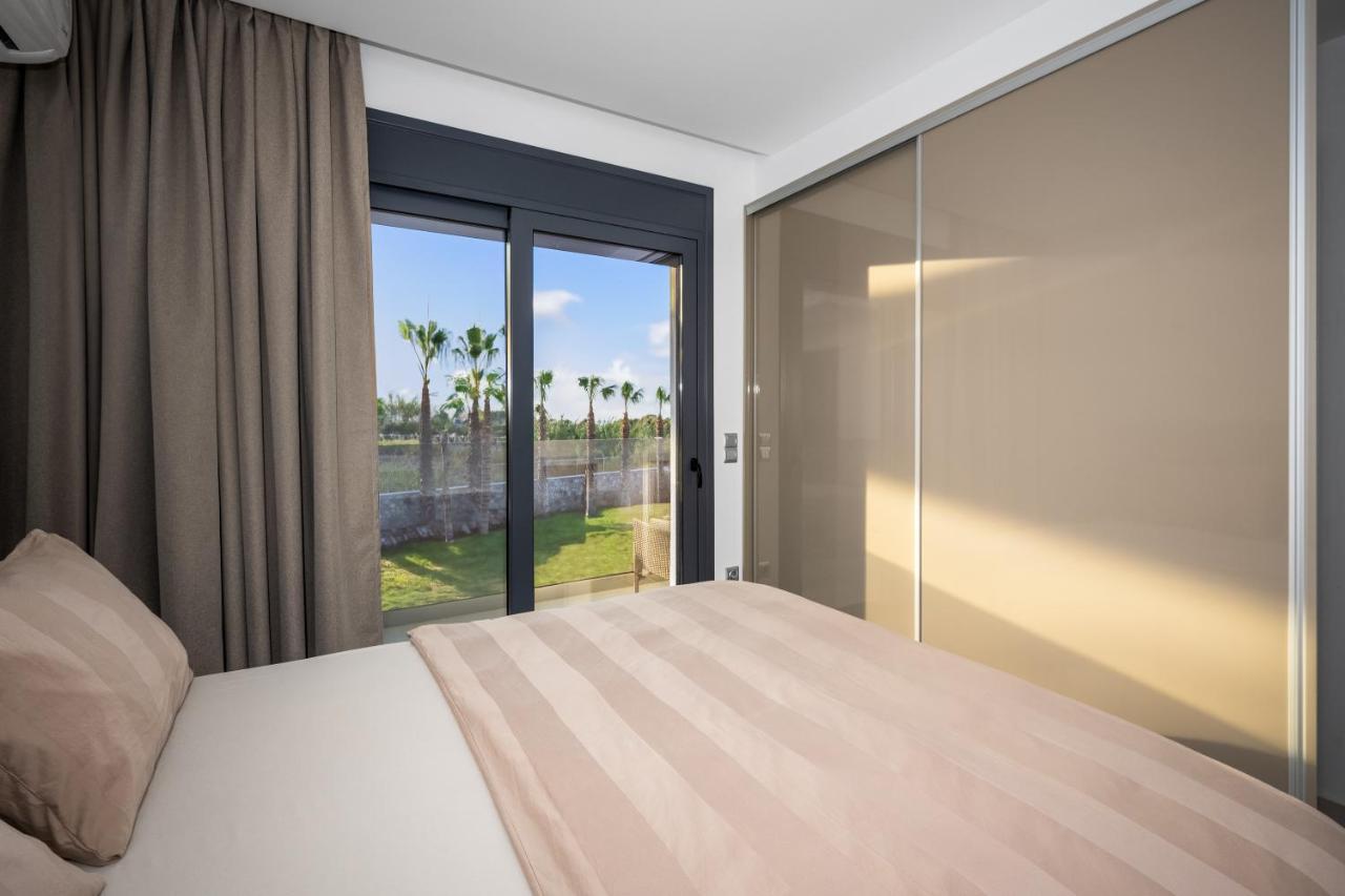 קרמסטי Penelope Beachfront Villa מראה חיצוני תמונה