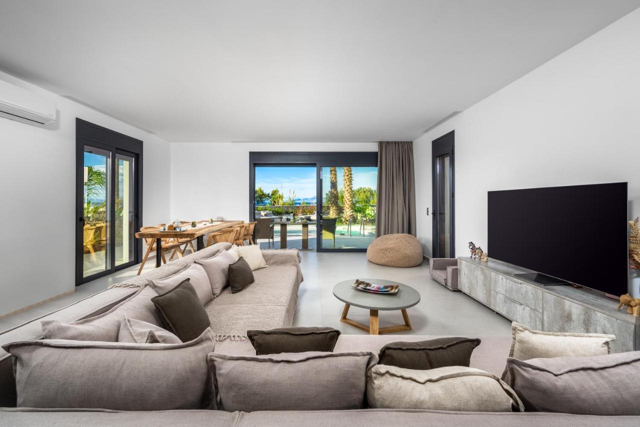 קרמסטי Penelope Beachfront Villa מראה חיצוני תמונה