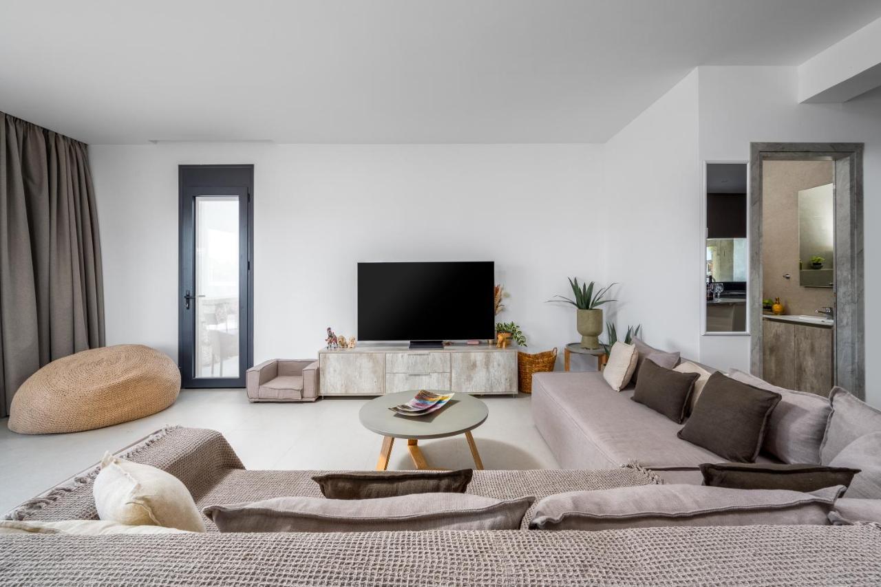 קרמסטי Penelope Beachfront Villa מראה חיצוני תמונה