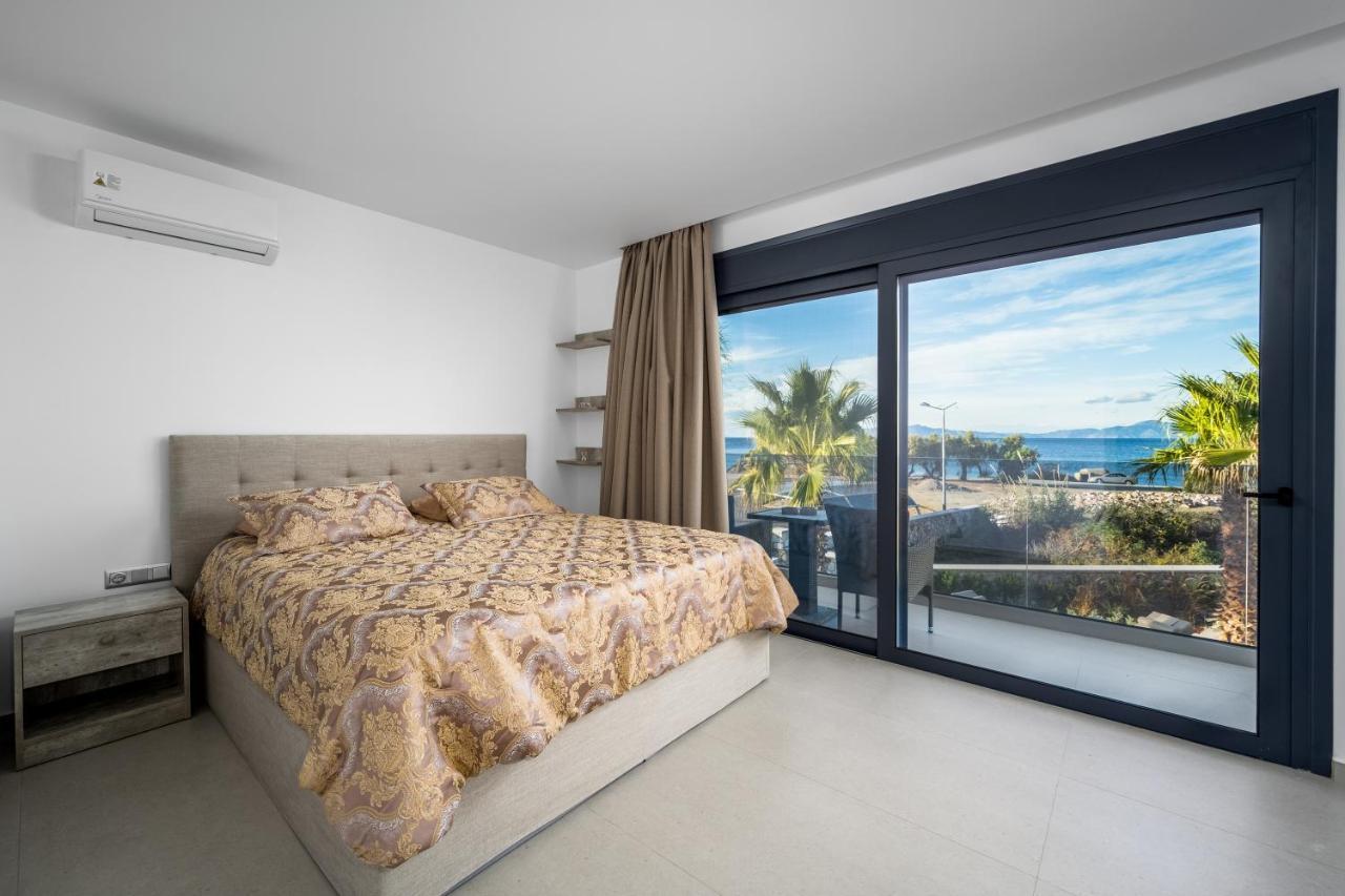 קרמסטי Penelope Beachfront Villa מראה חיצוני תמונה