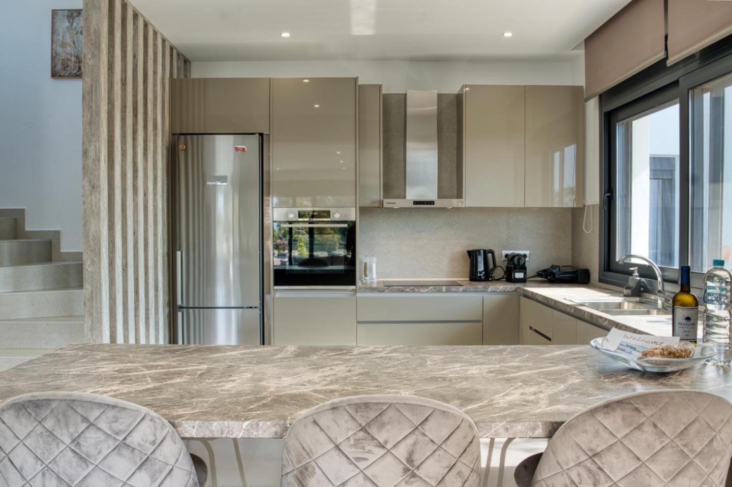 קרמסטי Penelope Beachfront Villa מראה חיצוני תמונה